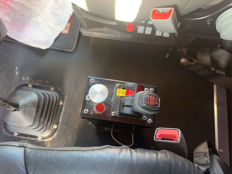 2022-kenworth-t800-image-33