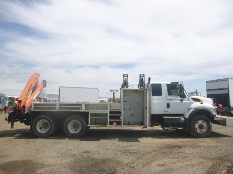 2009-international-7400-image-8