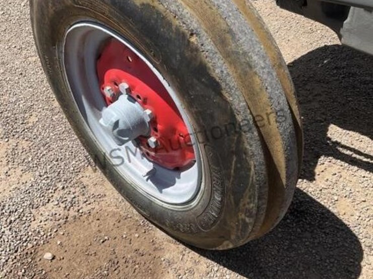 massey-ferguson-135-image-9