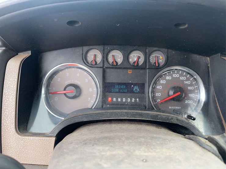 2010-ford-f150-xlt-image-29