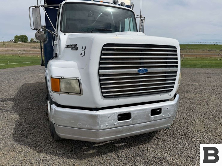 1996-ford-la9000-image-8