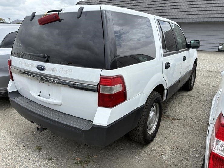 2017-ford-expedition-image-3