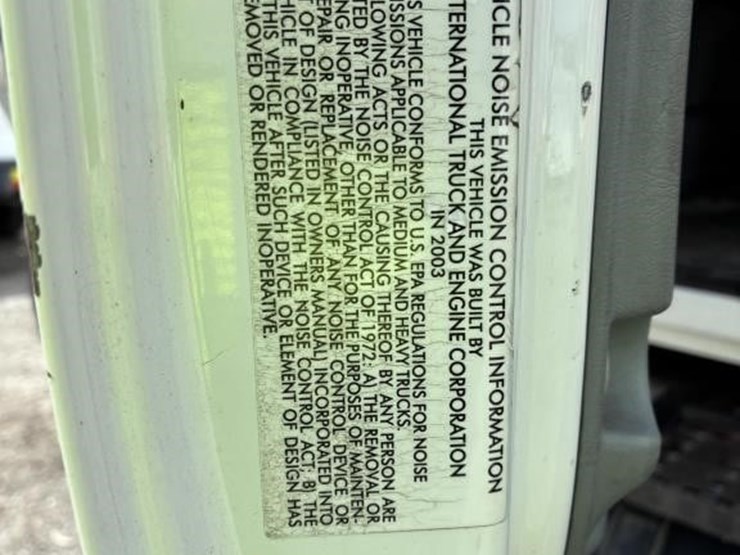 2004-international-durastar-4300-image-9