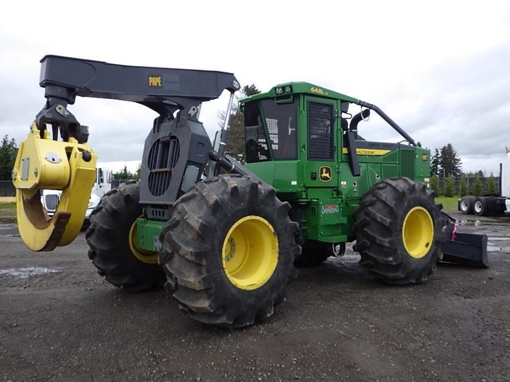 2022-deere-648l-image-5