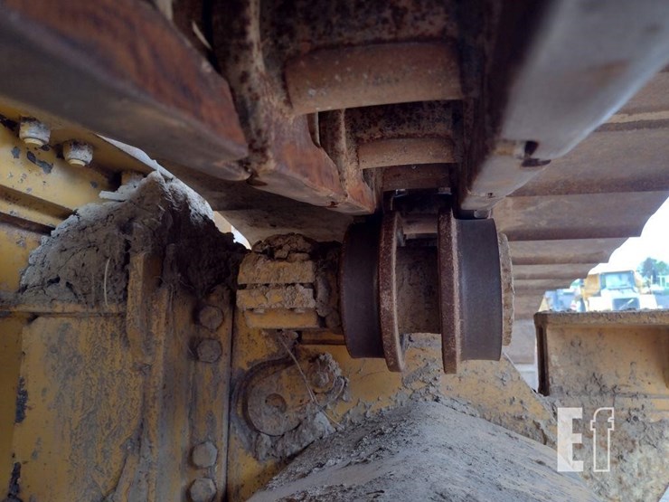 2013-deere-700k-lgp-image-34