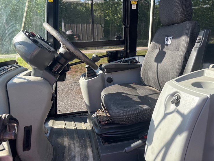 2021-caterpillar-906m-image-8