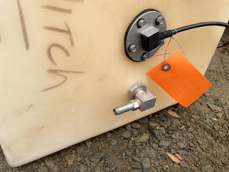 #10374-•-moeller-marine-poly-fuel-tank-image-5