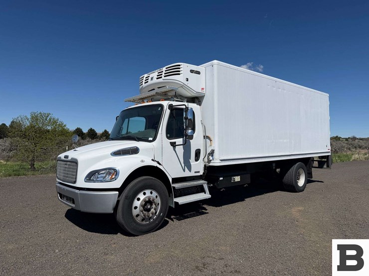 2009-freightliner-m2-box-van-truck-image-1
