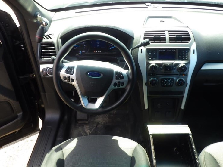 2014-ford-explorer-image-9