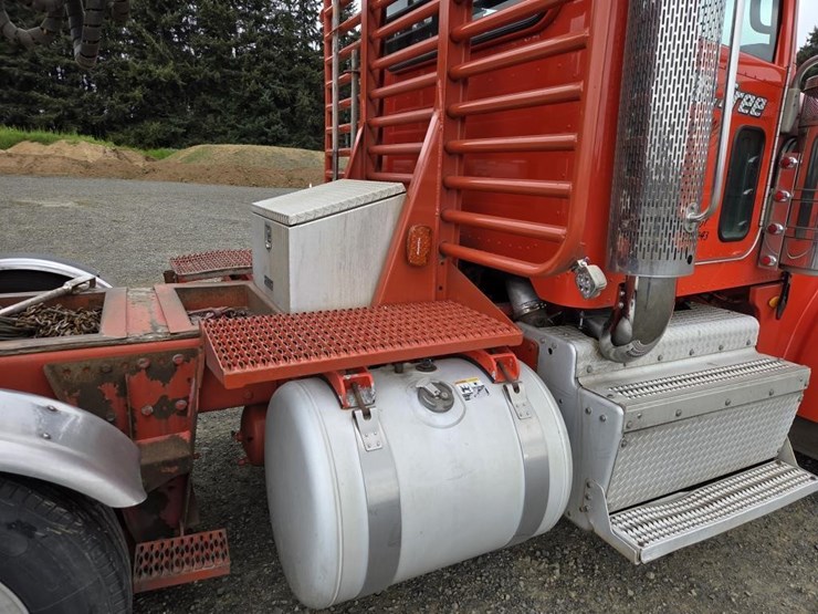 2016-peterbilt-367-image-47