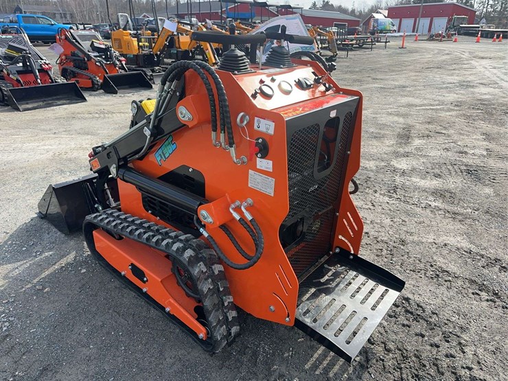 2026-future-ft36c-mini-skid-steer-image-7