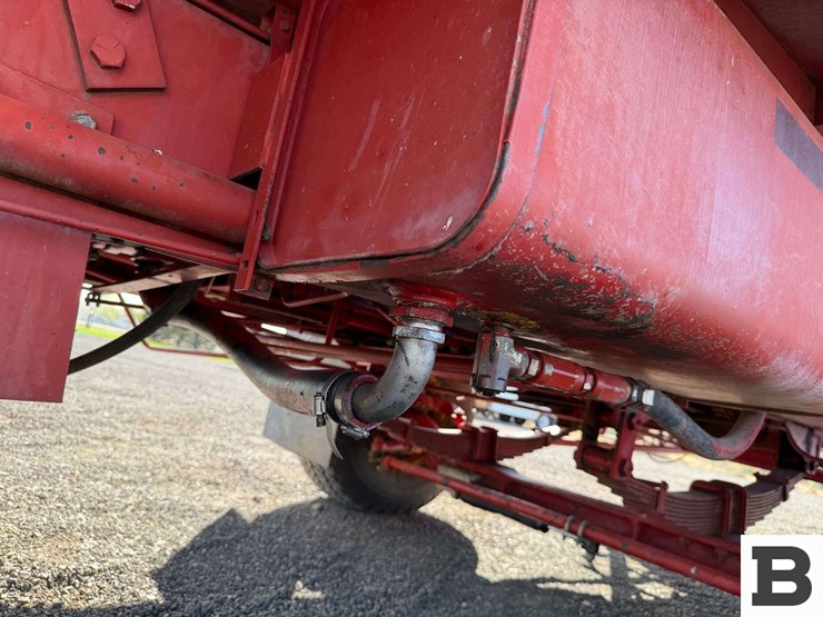 new-holland-1085-image-56