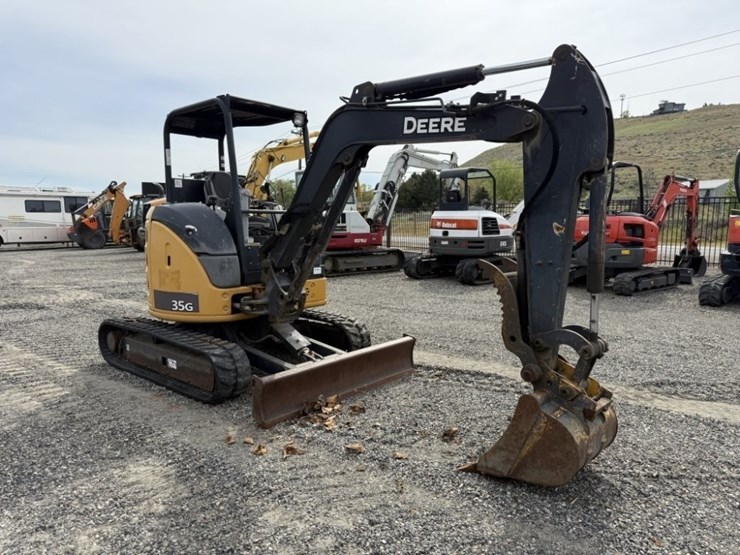 2018-deere-35g-image-2