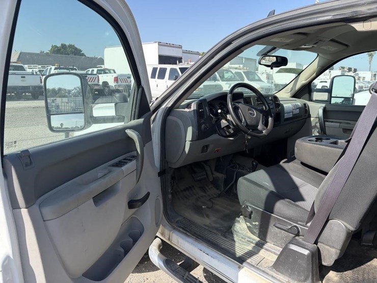 2012-gmc-sierra-2500-image-49