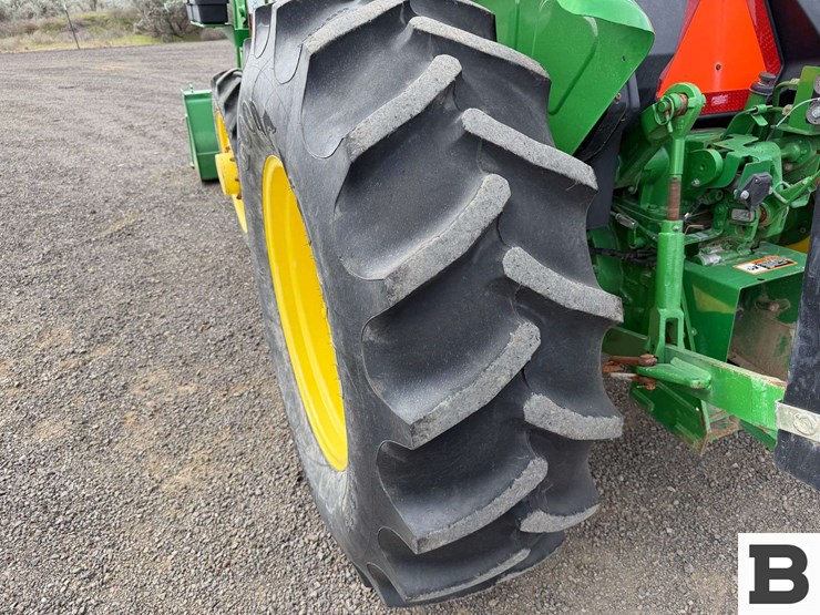 2015-john-deere-5075e-image-31