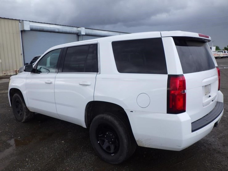 2019-chevrolet-tahoe-image-4