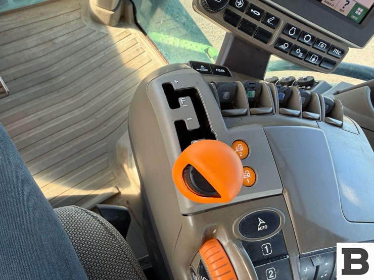 2021-john-deere-7r-210-image-78