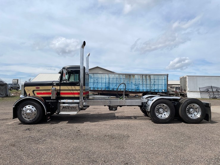 1970-peterbilt-358-image-9