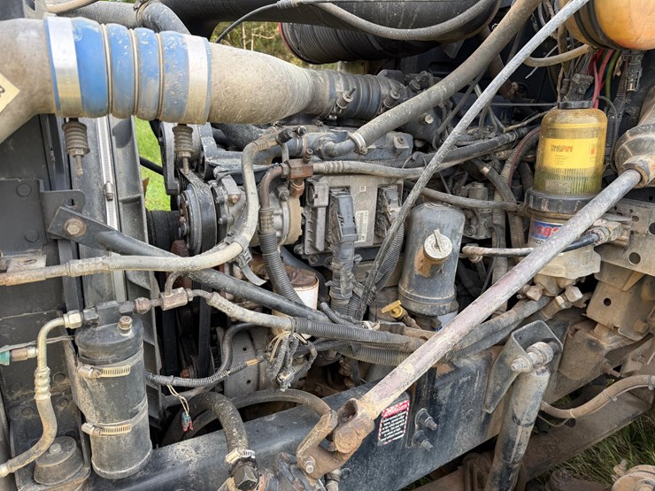 #502-•-#502-•-2005-mack-cxn613-truck---2005-mack-road-tractor-w/-sleeper-image-19