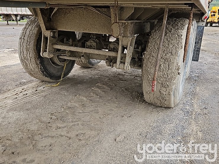 2007-j&j-transfer-trailer-attr-04,-tandem-axle-image-14