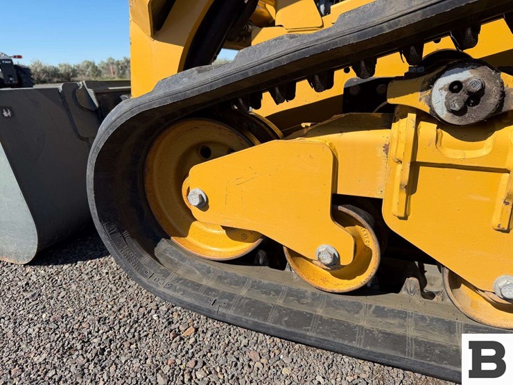 2017-caterpillar-299d2-image-19