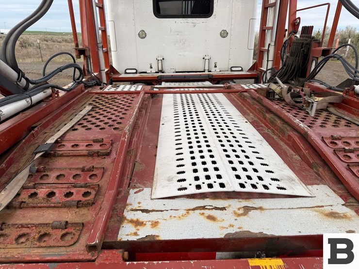 2013-peterbilt-388-image-29