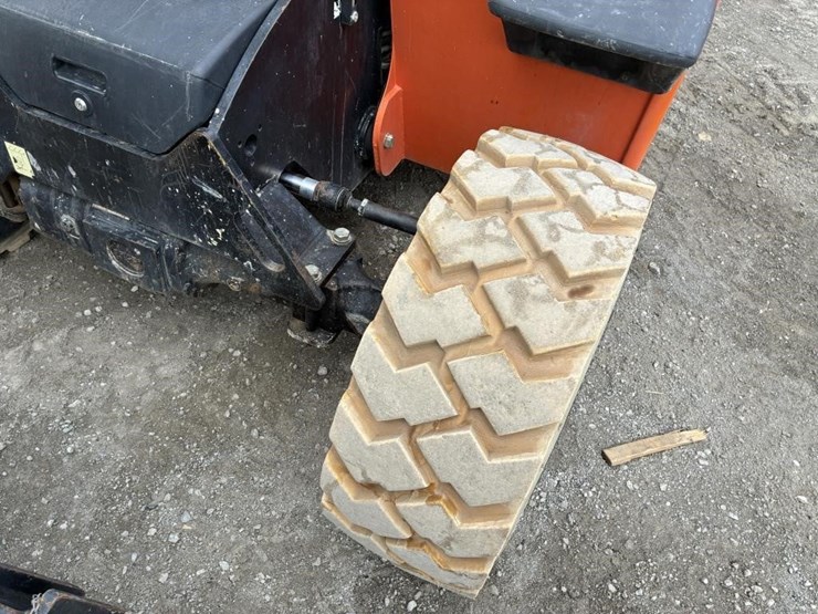 2015-jlg-g5-18a-image-11