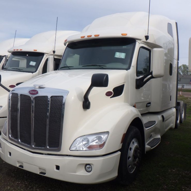 2022 PETERBILT 579