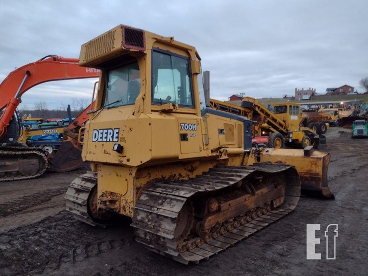 2005-deere-700h-lgp-image-47