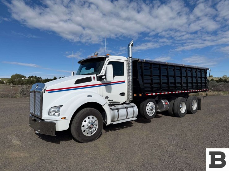 2017-kenworth-t880-image-1