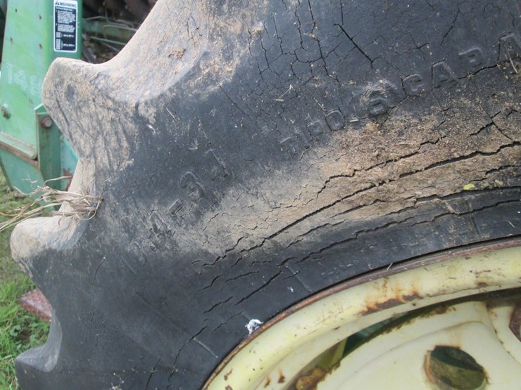 1982-john-deere-2840-image-6