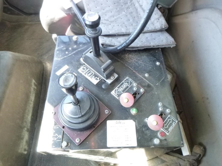 2009-international-7600-image-14