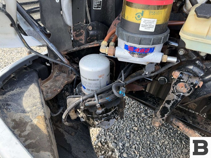 2012-freightliner-cascadia-125-image-49