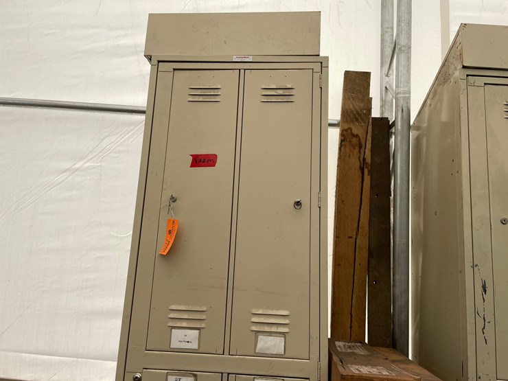 #10377-•-exchange-master-4-locker-unit-image-1