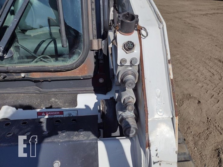 2010-bobcat-t190-image-22