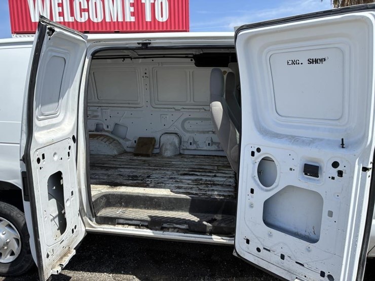 2012-gmc-sierra-2500-image-29