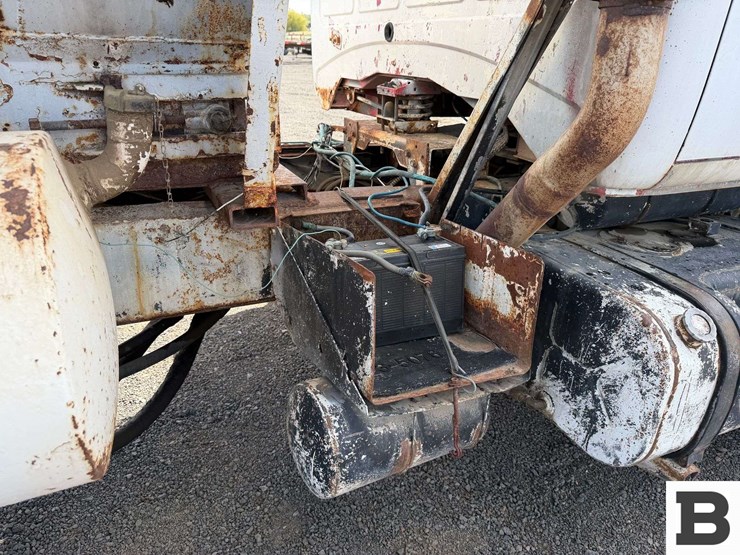 1977-international-fertilizer-truck-image-41