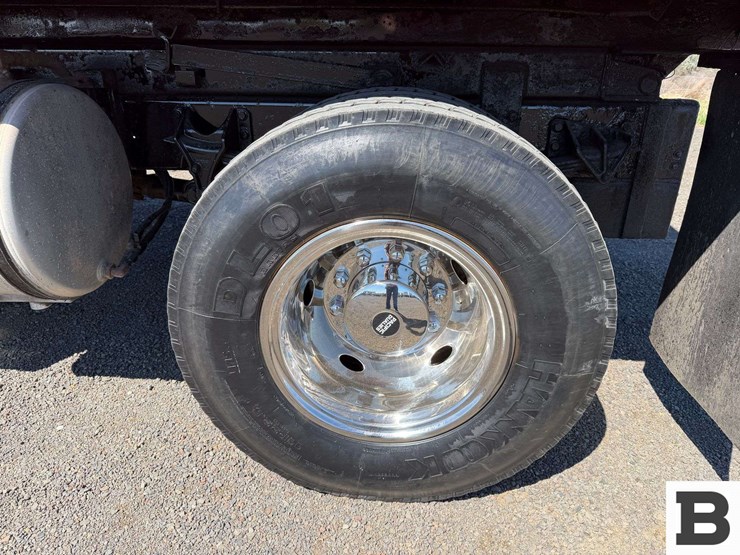 2010-ford-f750-image-19