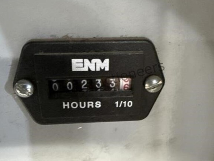 2015-chevrolet-silverado-3500hd-image-14