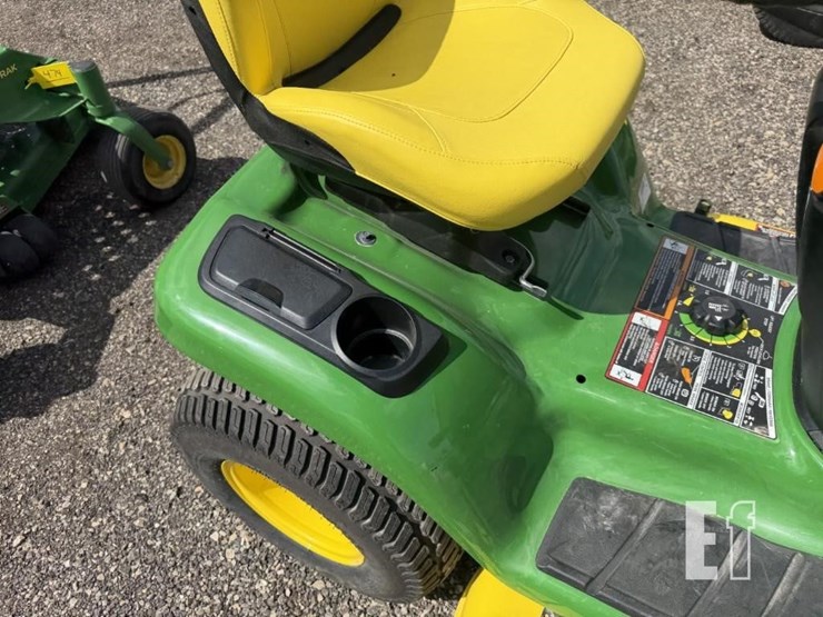 2022-john-deere-x380-image-17