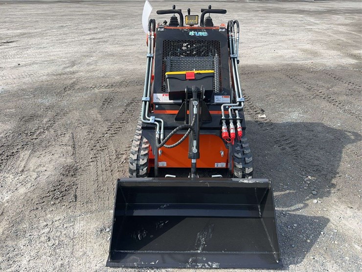 2026-future-ft36c-mini-skid-steer-image-2