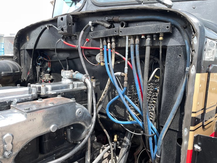 1970-peterbilt-358-image-91