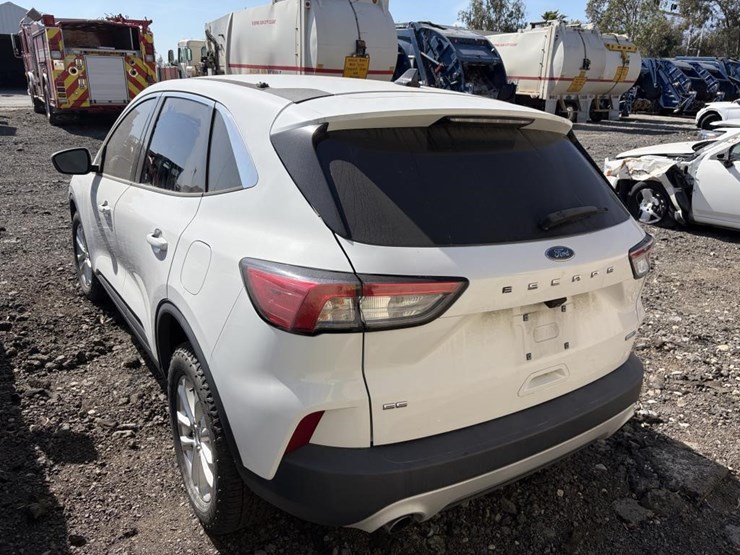 2020-ford-escape-se-image-4