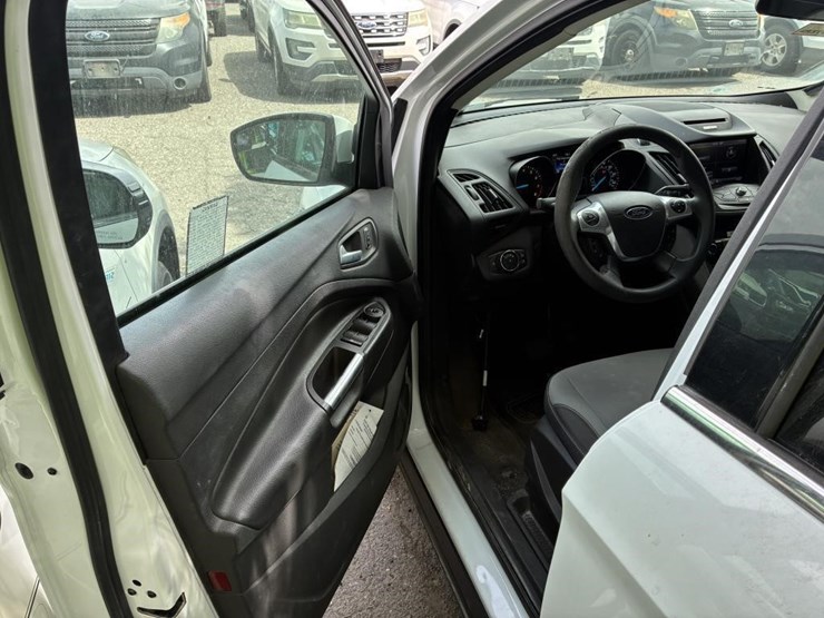 2013-ford-escape-se-image-12