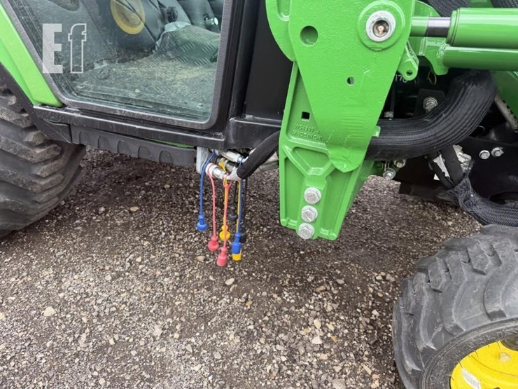 2021-john-deere-1025r-image-18