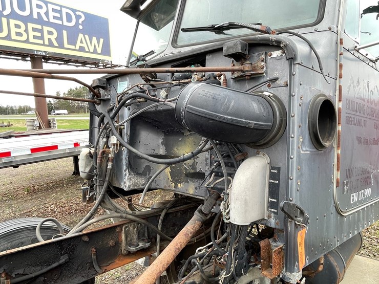 1992-peterbilt-377-image-8