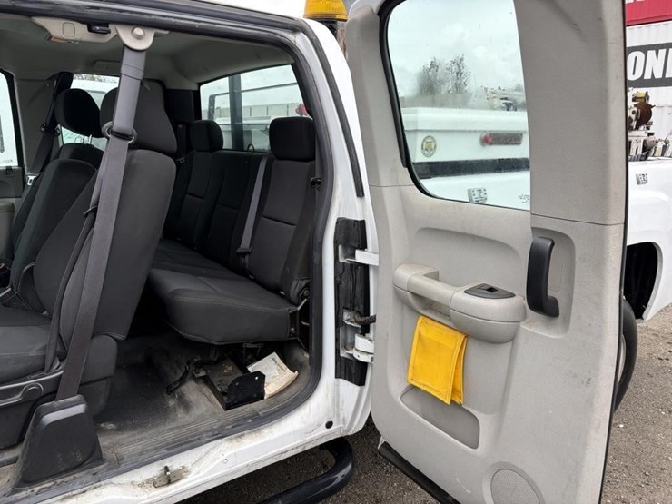 2012-gmc-sierra-2500-image-11