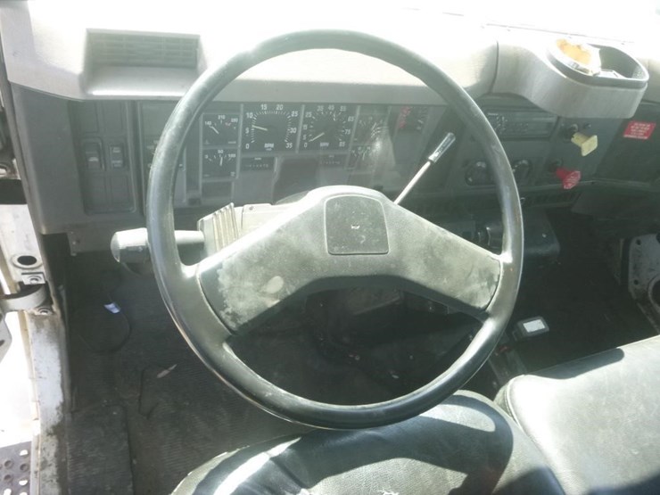 2001-international-4900-image-17