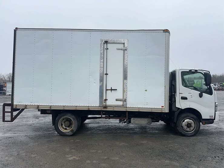 2020-hino-195-image-4