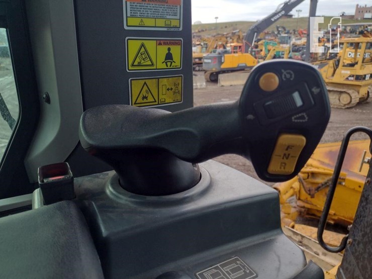 2018-caterpillar-d7e-image-14